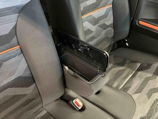 タントファンクロスターボ届出済未使用車　元展示車　ターボ　電動格納ミラー　ＬＥＤヘッドランプ　シートヒーター　衝突被害軽減システム　スマートキー　禁煙　アイドリングストップ　１オーナー　オートライト　オートマチックハイビーム（長崎県）の中古車