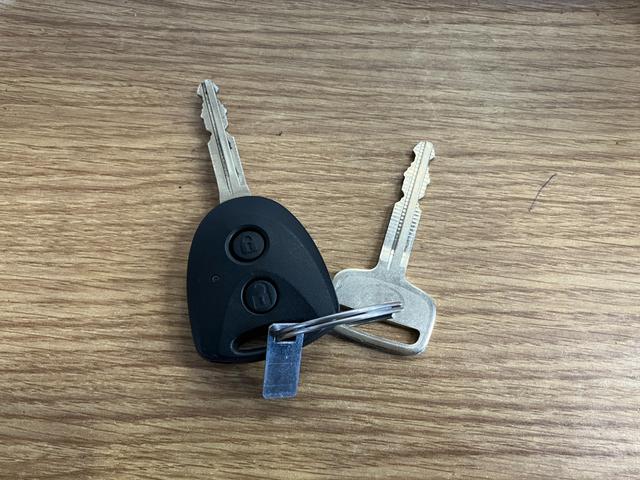 ハイゼットカーゴDX1オーナー 4WD 衝突被害軽減システム レーンアシスト 横滑り防止装置 アイドリングストップ オートライト オートマチックハイビーム キーレス 運転席エアバッグ(長崎県)の中古車