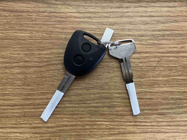 ミライースL SAIIIアイドリングストップ 運転席エアバッグ 助手席エアバッグ 1オーナー 整備記録簿 オートマチックハイビーム 衝突安全ボディ オートライト 横滑り防止装置 衝突被害軽減システム 車線逸脱警報 キーレス(長崎県)の中古車