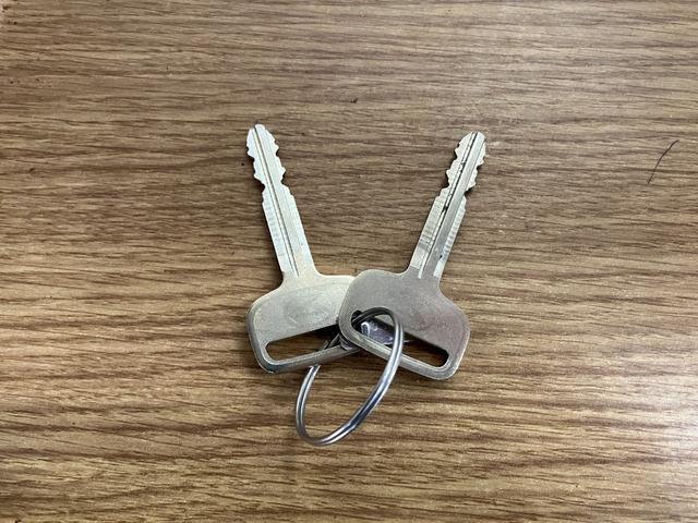 ハイゼットカーゴスペシャル下取車　マニュアル車　２ＷＤ　衝突被害軽減システム　横滑り防止装置　アイドリングストップ　ＡＭ／ＦＭラジオ　アクセサリーソケット　オートライト　オートマチックハイビーム　パワーウインドウ（長崎県）の中古車