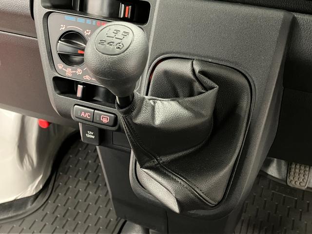 ハイゼットカーゴスペシャル下取車　マニュアル車　２ＷＤ　衝突被害軽減システム　横滑り防止装置　アイドリングストップ　ＡＭ／ＦＭラジオ　アクセサリーソケット　オートライト　オートマチックハイビーム　パワーウインドウ（長崎県）の中古車