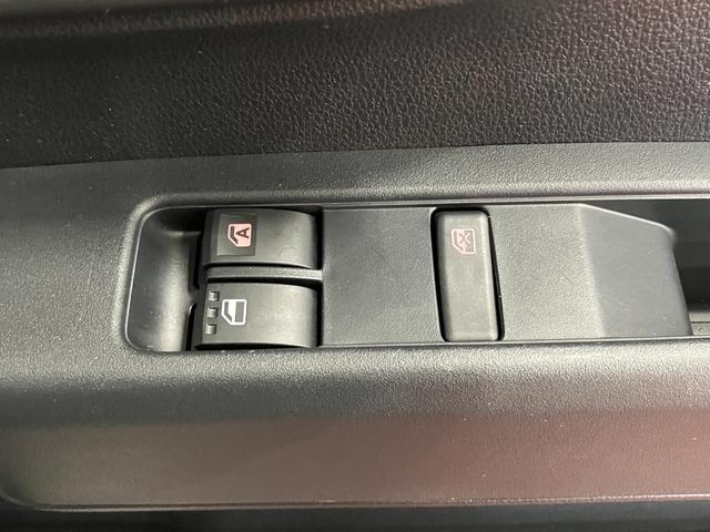 ハイゼットカーゴスペシャル下取車　マニュアル車　２ＷＤ　衝突被害軽減システム　横滑り防止装置　アイドリングストップ　ＡＭ／ＦＭラジオ　アクセサリーソケット　オートライト　オートマチックハイビーム　パワーウインドウ（長崎県）の中古車