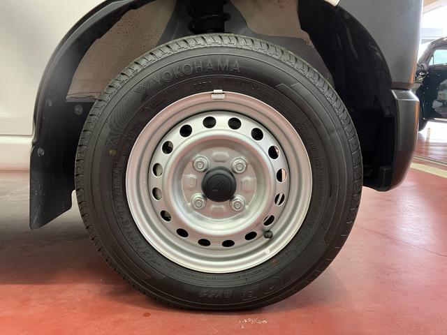 ハイゼットカーゴスペシャル下取車　マニュアル車　２ＷＤ　衝突被害軽減システム　横滑り防止装置　アイドリングストップ　ＡＭ／ＦＭラジオ　アクセサリーソケット　オートライト　オートマチックハイビーム　パワーウインドウ（長崎県）の中古車