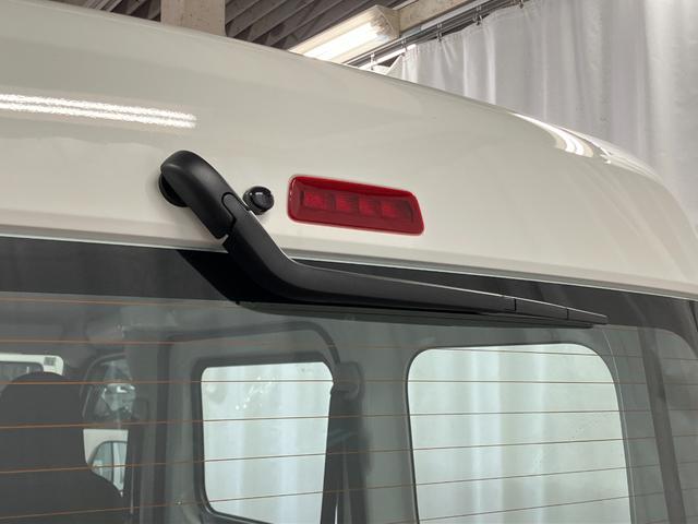 ハイゼットカーゴスペシャル下取車　マニュアル車　２ＷＤ　衝突被害軽減システム　横滑り防止装置　アイドリングストップ　ＡＭ／ＦＭラジオ　アクセサリーソケット　オートライト　オートマチックハイビーム　パワーウインドウ（長崎県）の中古車