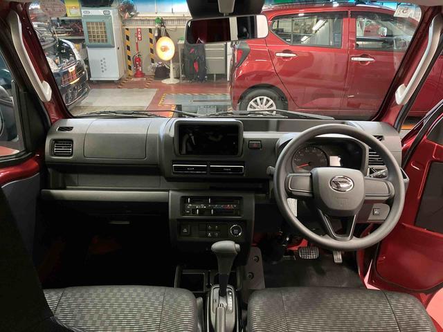 ハイゼットトラックジャンボエクストラ届出済未使用車　元展示車　２ＷＤ　ＣＶＴ　電動格納ミラー　オートマチックハイビーム　禁煙　スマ−トキー　両席エアバッグ　オートライト　記録簿付き　ＬＥＤヘッドランプ　アイドリングストップ　１オーナー（長崎県）の中古車