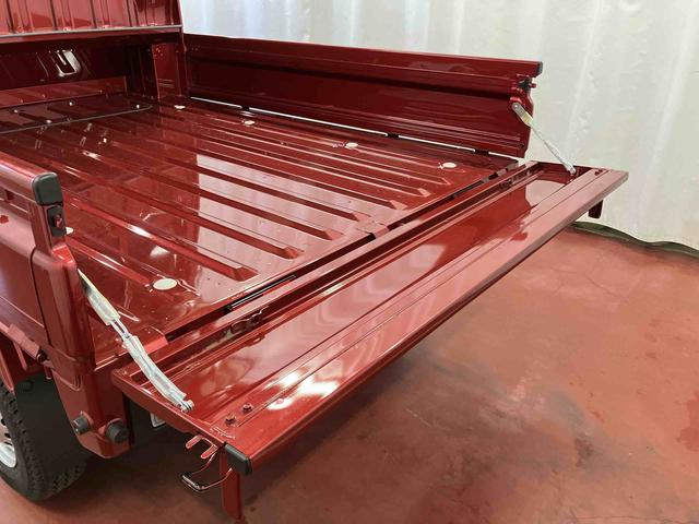 ハイゼットトラックジャンボエクストラ届出済未使用車　元展示車　２ＷＤ　ＣＶＴ　電動格納ミラー　オートマチックハイビーム　禁煙　スマ−トキー　両席エアバッグ　オートライト　記録簿付き　ＬＥＤヘッドランプ　アイドリングストップ　１オーナー（長崎県）の中古車