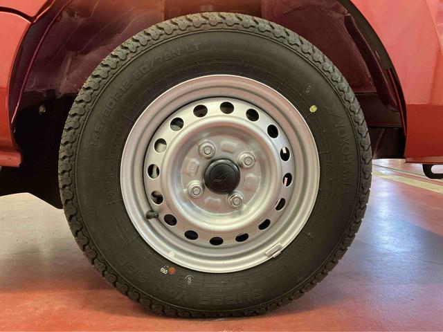 ハイゼットトラックジャンボエクストラ届出済未使用車　元展示車　２ＷＤ　ＣＶＴ　電動格納ミラー　オートマチックハイビーム　禁煙　スマ−トキー　両席エアバッグ　オートライト　記録簿付き　ＬＥＤヘッドランプ　アイドリングストップ　１オーナー（長崎県）の中古車