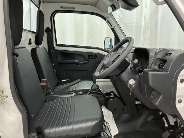 ハイゼットトラックスタンダード　農用スペシャル４ＷＤ　マニュアル車　１オーナー　衝突被害軽減システム　アイドリングストップ　オートライト　運転席エアバッグ　助手席エアバッグ　レーンアシスト　誤発進抑制機能　オートマチックハイビーム　パワステ（長崎県）の中古車