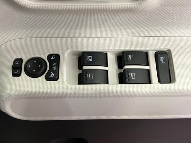 ムーヴキャンバスストライプスＸ届出済未使用車　元展示車　禁煙車　衝突被害軽減システム　盗難防止システム　横滑り防止装置　両側電動スライドドア　ＵＳＢチャージャー　スマートキー　プッシュスタート　アイドリングストップ（長崎県）の中古車