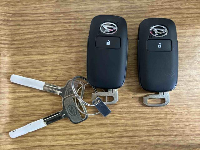 ハイゼットトラックジャンボエクストラ届出済未使用車　元展示車　２ＷＤ　ＣＶＴ車　レーンアシスト　スマートキー　電動格納ミラー　盗難防止装置　エアバッグ　オートライト　オートマチックハイビーム　１オーナー　禁煙車　ＬＥＤヘッドランプ（長崎県）の中古車