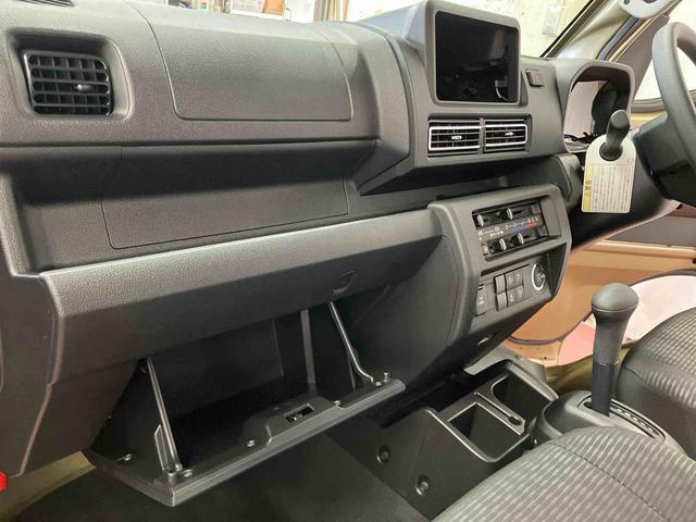 ハイゼットトラックジャンボエクストラ届出済未使用車　元展示車　２ＷＤ　ＣＶＴ車　レーンアシスト　スマートキー　電動格納ミラー　盗難防止装置　エアバッグ　オートライト　オートマチックハイビーム　１オーナー　禁煙車　ＬＥＤヘッドランプ（長崎県）の中古車