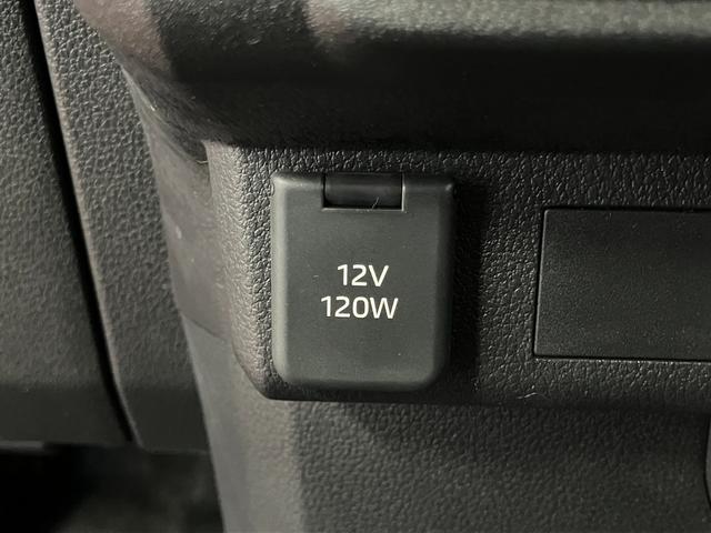 ハイゼットカーゴデッキバンＧ届出済未使用車　元展示車　禁煙　衝突被害軽減システム　両側電動スライドドア　オートライト　オートマチックハイビーム　電動格納ミラー　スマートキー　運転席エアバッグ　助手席エアバッグ　ＬＥＤヘッドランプ（長崎県）の中古車