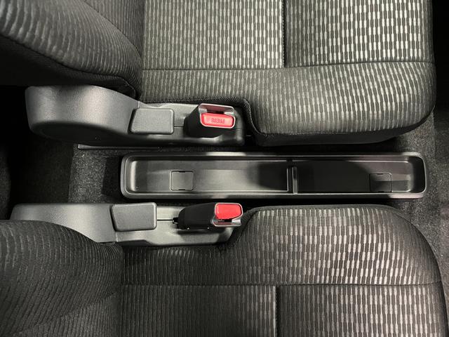 ハイゼットカーゴデッキバンＧ届出済未使用車　元展示車　禁煙　衝突被害軽減システム　両側電動スライドドア　オートライト　オートマチックハイビーム　電動格納ミラー　スマートキー　運転席エアバッグ　助手席エアバッグ　ＬＥＤヘッドランプ（長崎県）の中古車