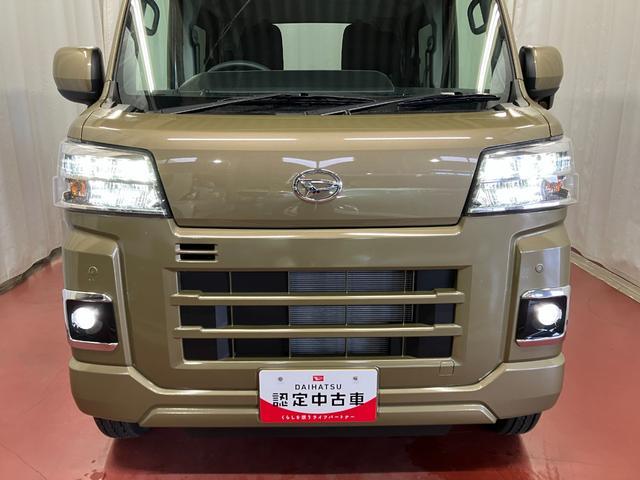 ハイゼットカーゴデッキバンＧ届出済未使用車　元展示車　禁煙　衝突被害軽減システム　両側電動スライドドア　オートライト　オートマチックハイビーム　電動格納ミラー　スマートキー　運転席エアバッグ　助手席エアバッグ　ＬＥＤヘッドランプ（長崎県）の中古車