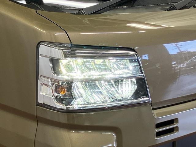 ハイゼットカーゴデッキバンＧ届出済未使用車　元展示車　禁煙　衝突被害軽減システム　両側電動スライドドア　オートライト　オートマチックハイビーム　電動格納ミラー　スマートキー　運転席エアバッグ　助手席エアバッグ　ＬＥＤヘッドランプ（長崎県）の中古車