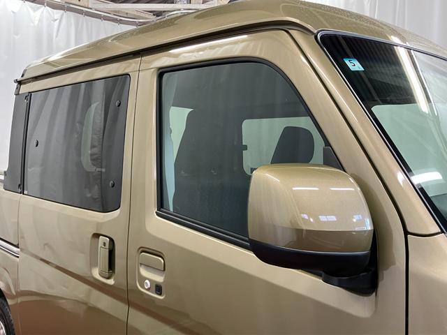 ハイゼットカーゴデッキバンＧ届出済未使用車　元展示車　禁煙　衝突被害軽減システム　両側電動スライドドア　オートライト　オートマチックハイビーム　電動格納ミラー　スマートキー　運転席エアバッグ　助手席エアバッグ　ＬＥＤヘッドランプ（長崎県）の中古車