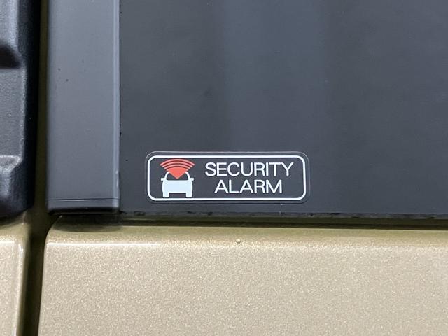 ハイゼットカーゴデッキバンＧ届出済未使用車　元展示車　禁煙　衝突被害軽減システム　両側電動スライドドア　オートライト　オートマチックハイビーム　電動格納ミラー　スマートキー　運転席エアバッグ　助手席エアバッグ　ＬＥＤヘッドランプ（長崎県）の中古車