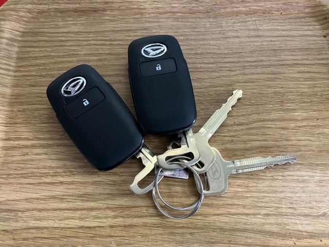 ハイゼットトラックジャンボエクストラ元展示車　１オーナー　２ＷＤ　ＣＶＴ車　禁煙車　衝突被害軽減システム　レーンアシスト　プッシュスタート　ＬＥＤヘッドランプ　ＬＥＤフォグランプ　電動格納ミラー　オートマチックハイビーム　スマートキー（長崎県）の中古車