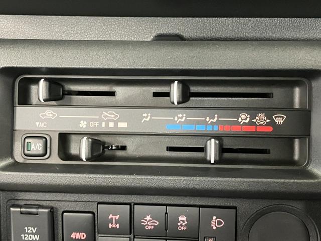 ハイゼットトラックスタンダード　農用スペシャル届出済未使用車　元展示車　４ＷＤ　マニュアル車　衝突被害軽減システム　アイドリングストップ　オートライト　運転席エアバッグ　助手席エアバッグ　レーンアシスト　誤発進抑制機能　オートマチックハイビーム（長崎県）の中古車