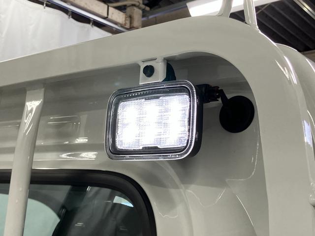 ハイゼットトラックスタンダード　農用スペシャル届出済未使用車　元展示車　４ＷＤ　マニュアル車　衝突被害軽減システム　アイドリングストップ　オートライト　運転席エアバッグ　助手席エアバッグ　レーンアシスト　誤発進抑制機能　オートマチックハイビーム（長崎県）の中古車