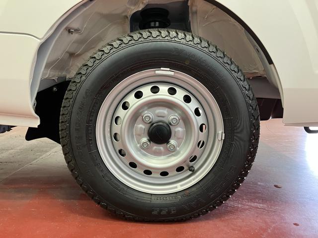 ハイゼットトラックスタンダード　農用スペシャル届出済未使用車　元展示車　４ＷＤ　マニュアル車　衝突被害軽減システム　アイドリングストップ　オートライト　運転席エアバッグ　助手席エアバッグ　レーンアシスト　誤発進抑制機能　オートマチックハイビーム（長崎県）の中古車