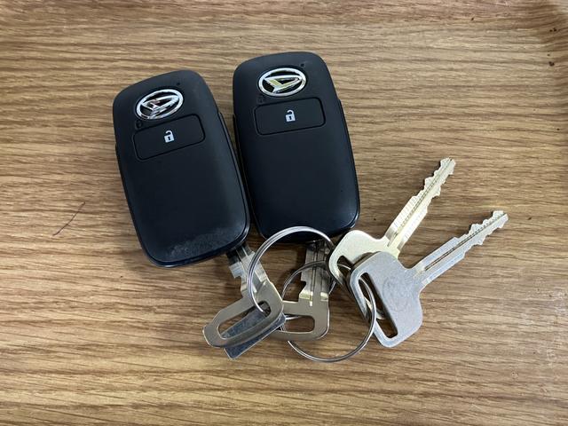 ハイゼットトラックEXT届出済未使用車 元展示車 4WD マニュアル車 衝突被害軽減システム アイドリングストップ オートライト 運転席エアバッグ 助手席エアバッグ レーンアシスト 誤発進抑制機能 オートマチックハイビーム(長崎県)の中古車