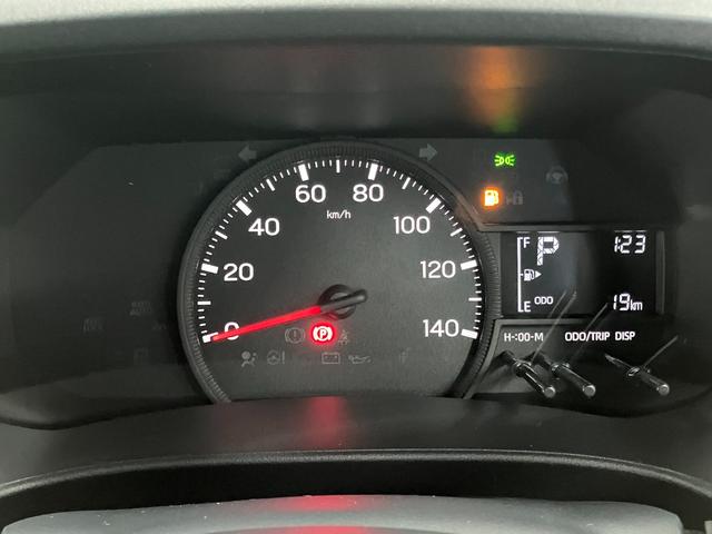 ハイゼットカーゴDX届出済未使用車 元展示車 禁煙車 衝突安全ボディ 両側スライドドア アイドリングストップ オートマチックハイビーム オートライト レーンアシスト 運転席エアバッグ 助手席エアバッグ 1オーナー(長崎県)の中古車