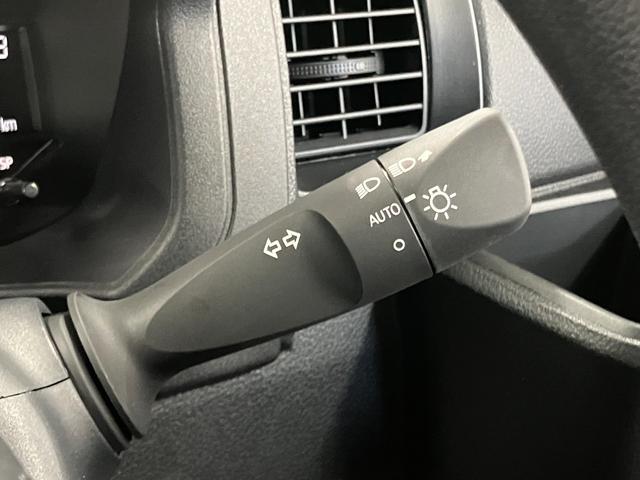 ハイゼットカーゴDX届出済未使用車 元展示車 禁煙車 衝突安全ボディ 両側スライドドア アイドリングストップ オートマチックハイビーム オートライト レーンアシスト 運転席エアバッグ 助手席エアバッグ 1オーナー(長崎県)の中古車