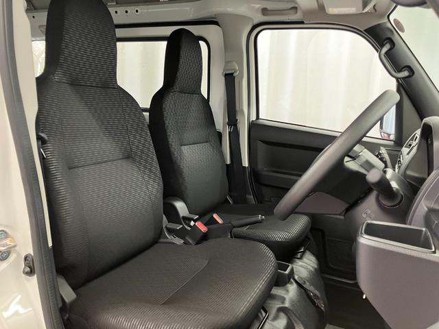 ハイゼットカーゴDX届出済未使用車 元展示車 禁煙車 衝突安全ボディ 両側スライドドア アイドリングストップ オートマチックハイビーム オートライト レーンアシスト 運転席エアバッグ 助手席エアバッグ 1オーナー(長崎県)の中古車