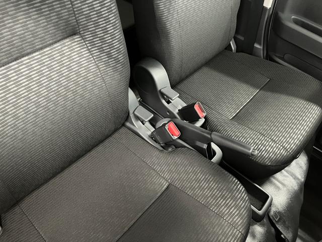 ハイゼットカーゴDX届出済未使用車 元展示車 禁煙車 衝突安全ボディ 両側スライドドア アイドリングストップ オートマチックハイビーム オートライト レーンアシスト 運転席エアバッグ 助手席エアバッグ 1オーナー(長崎県)の中古車