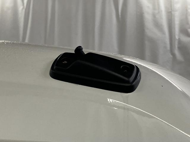 ハイゼットカーゴDX届出済未使用車 元展示車 禁煙車 衝突安全ボディ 両側スライドドア アイドリングストップ オートマチックハイビーム オートライト レーンアシスト 運転席エアバッグ 助手席エアバッグ 1オーナー(長崎県)の中古車