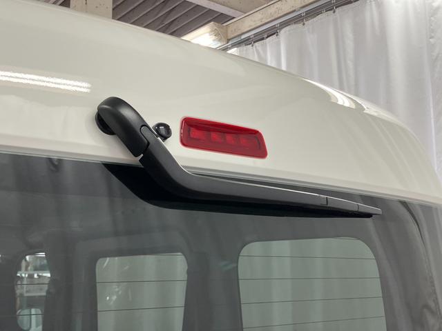 ハイゼットカーゴDX届出済未使用車 元展示車 禁煙車 衝突安全ボディ 両側スライドドア アイドリングストップ オートマチックハイビーム オートライト レーンアシスト 運転席エアバッグ 助手席エアバッグ 1オーナー(長崎県)の中古車