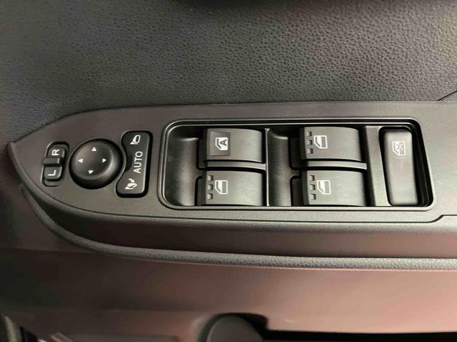 タントカスタムＸ届出済未使用車　元展示車　両側電動スライドドア　１オーナー　アイドリングストップ　レーンキープアシスト　電動格納ミラー　シートヒーター　禁煙　ＬＥＤヘッドランプ　スマートキー　オートマチックハイビーム（長崎県）の中古車