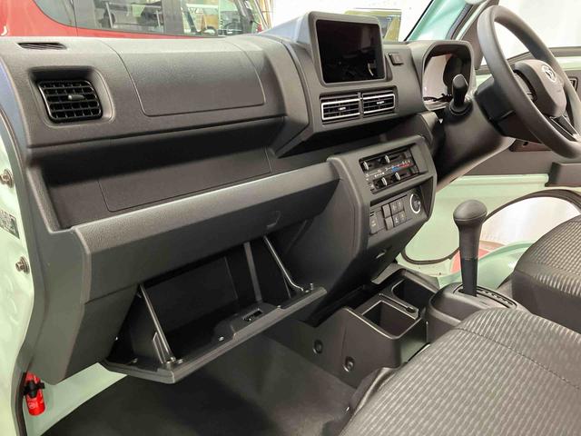 ハイゼットトラックジャンボエクストラ元展示車　届出済未使用車　２ＷＤ　ＣＶＴ　エアバッグ　衝突被害軽減システム　オートマチックハイビーム　オートライト　電動格納ミラー　アイドリングストップ　ＡＢＳ　ＬＥＤへッドライプ　１オーナー（長崎県）の中古車