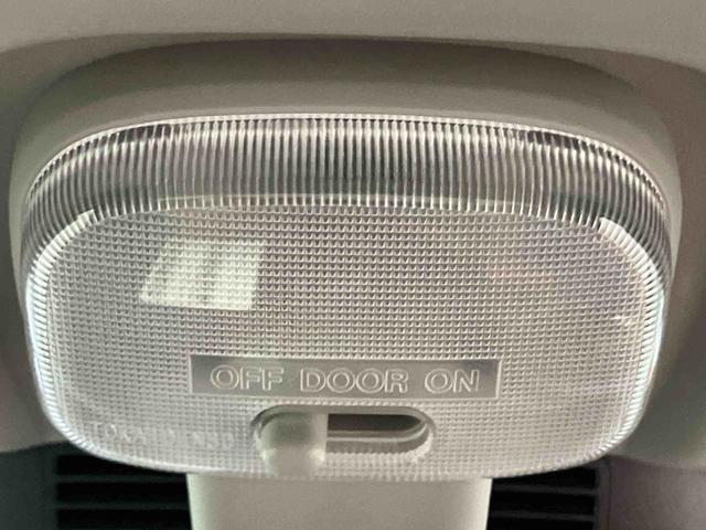 ハイゼットトラックジャンボエクストラ元展示車　届出済未使用車　２ＷＤ　ＣＶＴ　エアバッグ　衝突被害軽減システム　オートマチックハイビーム　オートライト　電動格納ミラー　アイドリングストップ　ＡＢＳ　ＬＥＤへッドライプ　１オーナー（長崎県）の中古車