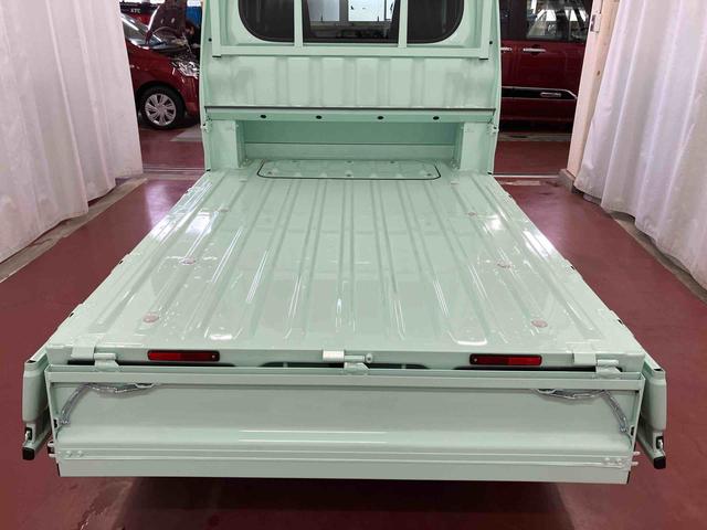 ハイゼットトラックジャンボエクストラ元展示車　届出済未使用車　２ＷＤ　ＣＶＴ　エアバッグ　衝突被害軽減システム　オートマチックハイビーム　オートライト　電動格納ミラー　アイドリングストップ　ＡＢＳ　ＬＥＤへッドライプ　１オーナー（長崎県）の中古車