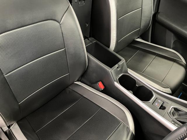 ロッキープレミアムG HEV下取車 ターボ ナビ パノラマモニター ETC アダプティブクルーズコントロール ブラインドスポットモニター シートヒーター 衝突被害軽減システム Bluetooth フルセグTV USB入力端子(長崎県)の中古車