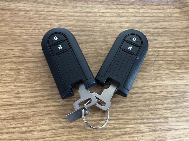 ミラトコットX SAIII下取車 ナビ パノラマモニター Bluetooth フルセグTV USB入力端子 衝突被害軽減システム 横滑り防止装置 LEDヘッドランプ オートマチックハイビーム スマートキー プッシュスタート(長崎県)の中古車