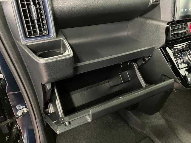 タントカスタムＸ届出済未使用車　元展示車　禁煙　ディスプレイオーディオ　ブルートゥース　バックカメラ　衝突被害軽減システム　車線逸脱防止　シートヒーター　ＨＤＭＩ　スマートキー　プッシュスタート　ＬＥＤヘッドランプ（長崎県）の中古車