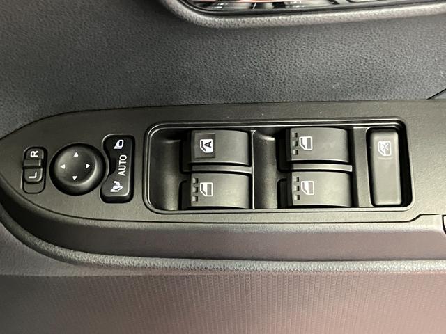 タントカスタムＸ届出済未使用車　元展示車　禁煙　ディスプレイオーディオ　ブルートゥース　バックカメラ　衝突被害軽減システム　車線逸脱防止　シートヒーター　ＨＤＭＩ　スマートキー　プッシュスタート　ＬＥＤヘッドランプ（長崎県）の中古車