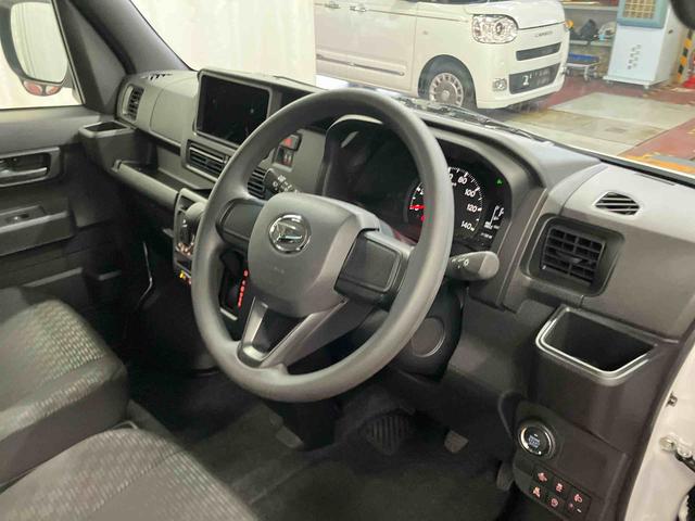 ハイゼットカーゴクルーズターボ元展示車　点検記録簿　衝突被害軽減システム　禁煙　レーンキープ　横滑り防止装置　電動格納ミラー　スマートキー　アイドリングストップ　１オーナー　セキュリティアラーム　オートライト　両側スライドドア（長崎県）の中古車