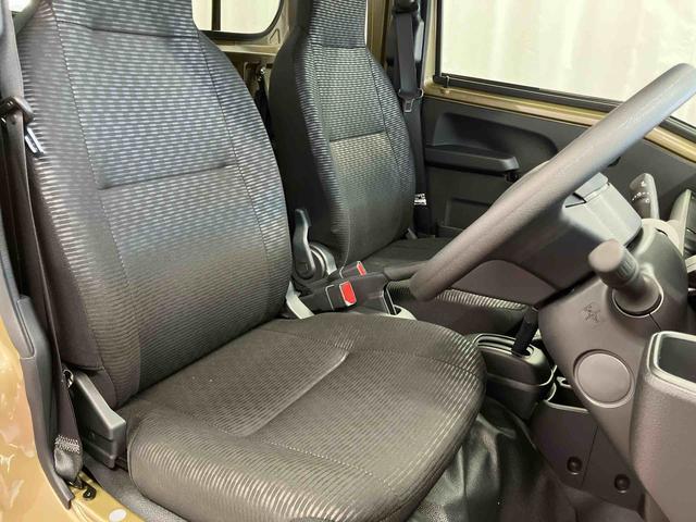 ハイゼットトラックジャンボエクストラ届出済未使用車　元展示車　２ＷＤ　ＣＶＴ車　衝突被害軽減システム　オートマチックハイビーム　オートライト　電動格納ミラー　スマートキー　ＬＥＤヘッドランプ　アイドリングストップ　禁煙　１オーナー（長崎県）の中古車