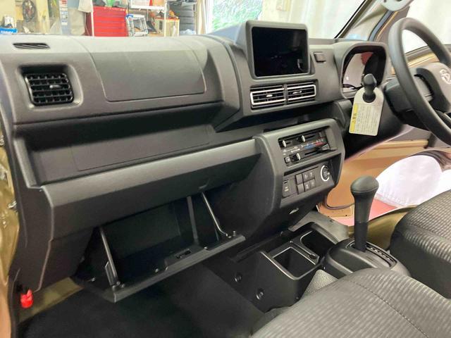 ハイゼットトラックジャンボエクストラ届出済未使用車　元展示車　２ＷＤ　ＣＶＴ車　衝突被害軽減システム　オートマチックハイビーム　オートライト　電動格納ミラー　スマートキー　ＬＥＤヘッドランプ　アイドリングストップ　禁煙　１オーナー（長崎県）の中古車