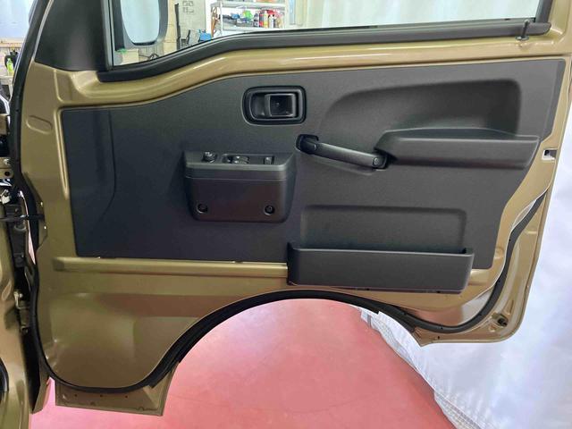 ハイゼットトラックジャンボエクストラ届出済未使用車　元展示車　２ＷＤ　ＣＶＴ車　衝突被害軽減システム　オートマチックハイビーム　オートライト　電動格納ミラー　スマートキー　ＬＥＤヘッドランプ　アイドリングストップ　禁煙　１オーナー（長崎県）の中古車