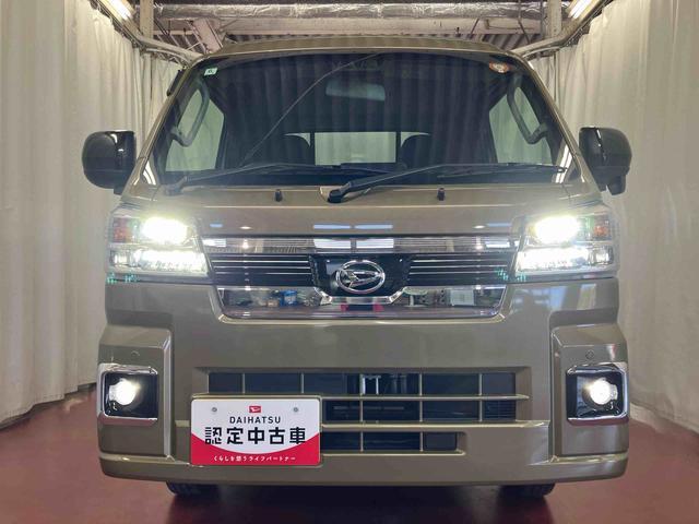 ハイゼットトラックジャンボエクストラ届出済未使用車　元展示車　２ＷＤ　ＣＶＴ車　衝突被害軽減システム　オートマチックハイビーム　オートライト　電動格納ミラー　スマートキー　ＬＥＤヘッドランプ　アイドリングストップ　禁煙　１オーナー（長崎県）の中古車