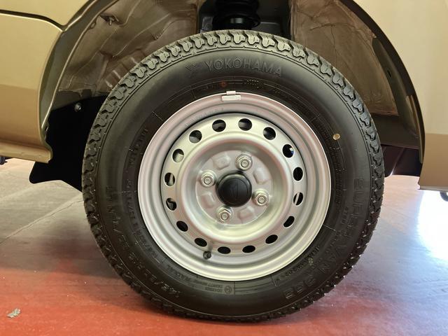 ハイゼットトラックジャンボエクストラ届出済未使用車　元展示車　２ＷＤ　ＣＶＴ車　衝突被害軽減システム　オートマチックハイビーム　オートライト　電動格納ミラー　スマートキー　ＬＥＤヘッドランプ　アイドリングストップ　禁煙　１オーナー（長崎県）の中古車