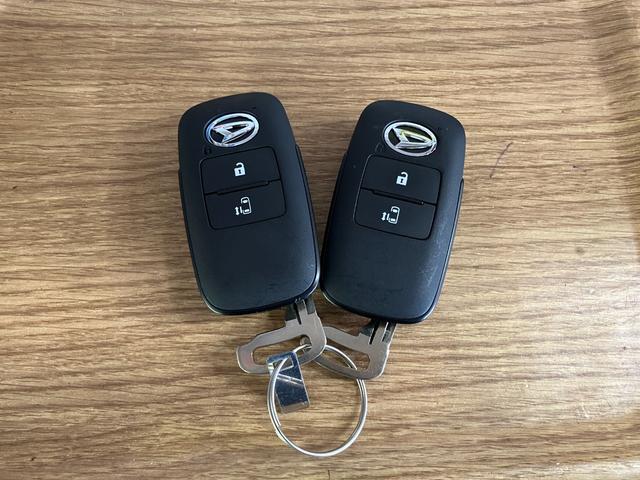 ムーヴＸ届出済未使用車　元展示車　禁煙車　１オーナー　ディスプレイオーディオ　ＬＥＤヘッドランプ　ベンチシート　オートマチックハイビーム　片側電動両側スライドドア　バックカメラ　ＴＶ　ＵＳＢ　電動格納ミラー（長崎県）の中古車