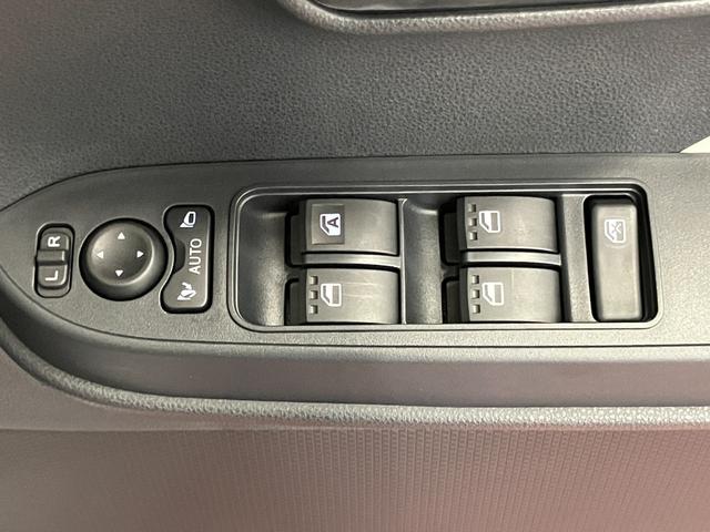 タントＸ届出済未使用車　元展示車　禁煙　アイドリングストップ　シートヒーター　電動格納ミラー　スマートキー　ＬＥＤヘッドランプ　オートライト　オートマチックハイビーム　片側電動両側スライドドア　衝突安全ボディ（長崎県）の中古車