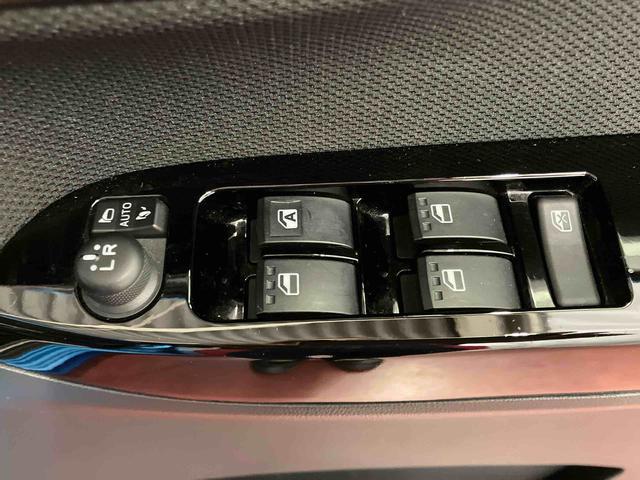 ムーヴカスタム　ＲＳ　ハイパーリミテッドＳＡIII下取車　ナビ　パノラマカメラ　ＤＶＤ　盗難防止システム　ブルートゥース　ベンチシート　ＴＶ　電動格納ミラー　オートライト　スマートキー　エアバッグ　ＡＢＳ　ドラレコ　シートヒーター　衝突安全ボディー（長崎県）の中古車