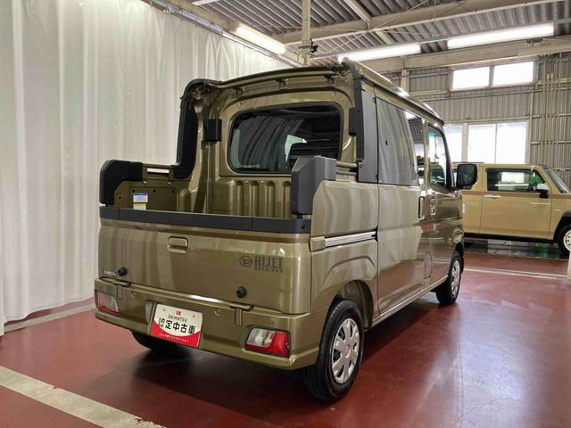 ハイゼットカーゴデッキバンＧ届出済未使用車　元展示車　両側電動スライドドア　スマートキー　プッシュスタート　衝突回避支援システム　ＬＥＤヘッドライト　レーンキープアシスト　電動格納ドアミラー　エアバッグ　オートマチックハイビーム（長崎県）の中古車